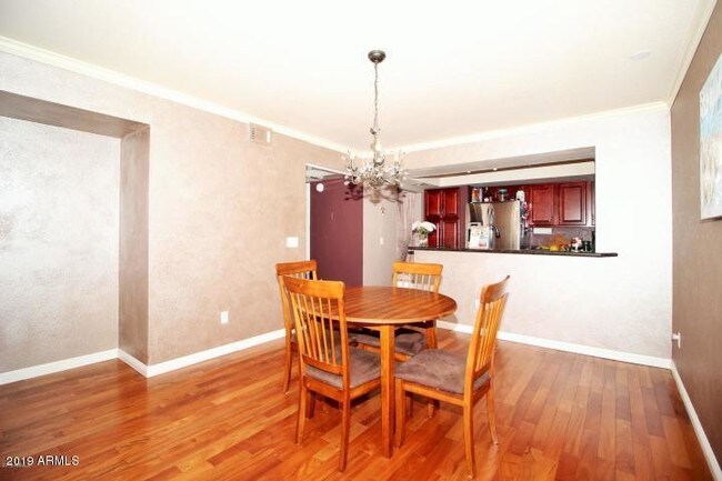 Foto del edificio - 1331 W Baseline Rd