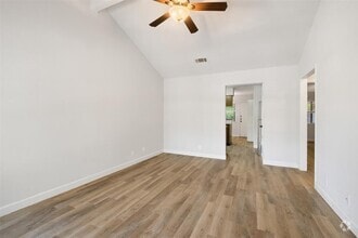 Building Photo - 6811 Thorncliffe Dr