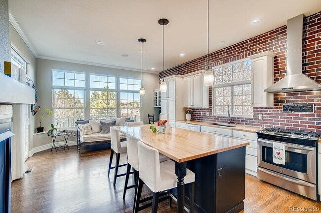 Building Photo - Gorgeous ranch home in Castle Pines!