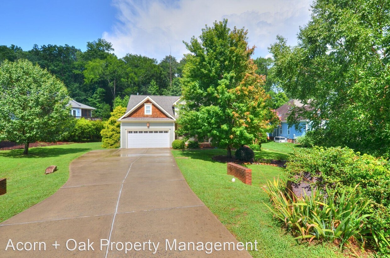 Primary Photo - 4 br, 3 bath House - 322 Bellemont Rd.