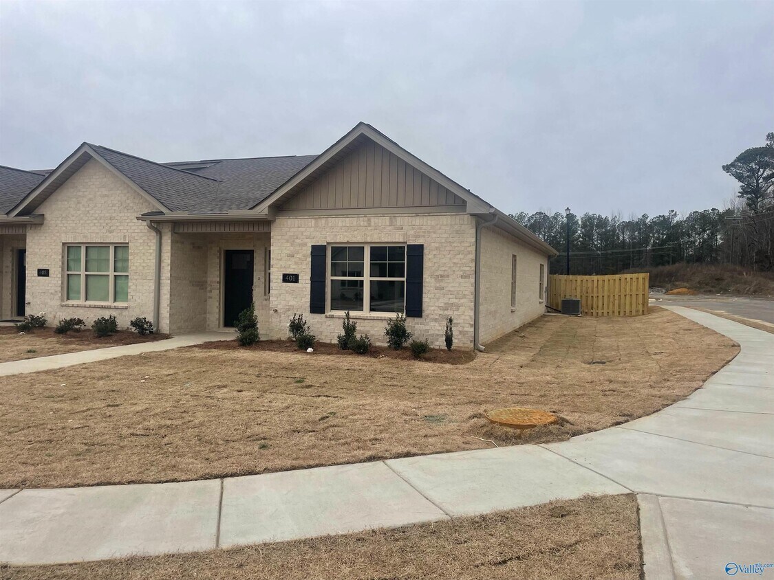 Foto principal - 401 Ronnie Drive SE