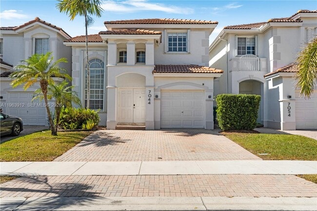 Building Photo - 7044 NW 115th Ct