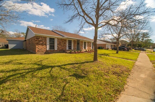 Foto del edificio - 8503 Braes River Dr