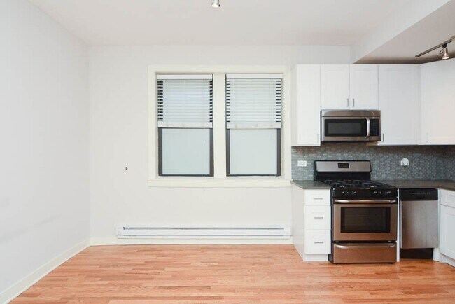 Foto del edificio - 2425 N Kedzie Blvd