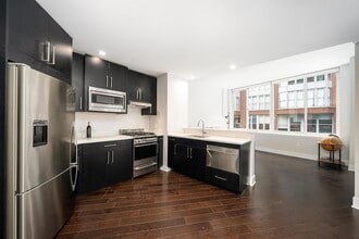 Building Photo - 1100 Maxwell Ln