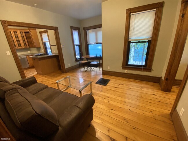 Foto del edificio - 2 br, 1 bath House - 522 Detroit St # 1 #1