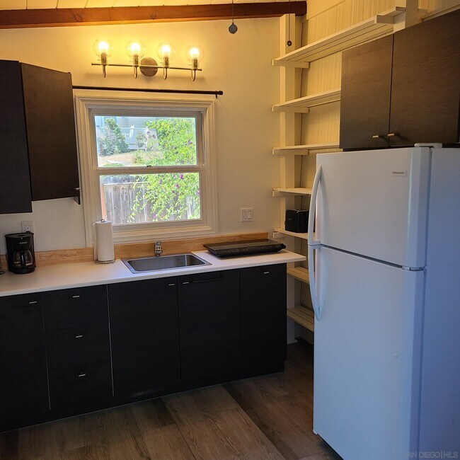 Foto del edificio - 610 Nob Ave