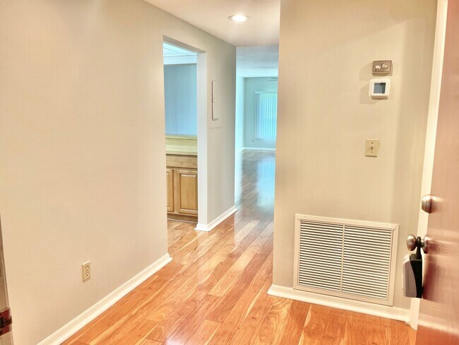Foto del edificio - Application Under Review - 2 BR 2 Bath Con...