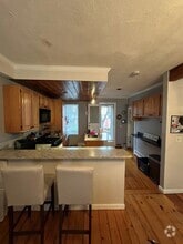 Building Photo - 37 Beacon St