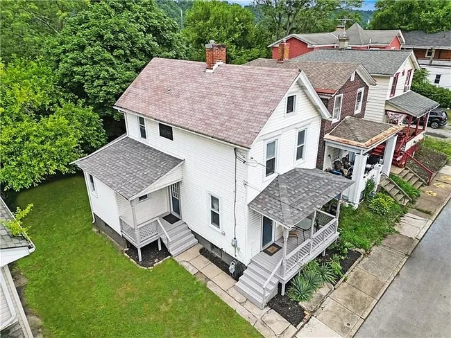 Building Photo - 1320 8th Ave