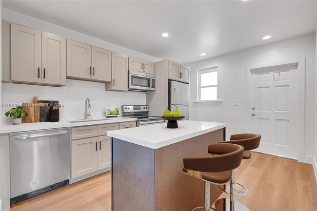 Building Photo - 893 NE 81st St