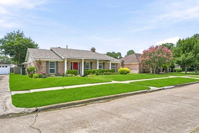 Foto del edificio - 6131 Yarwell Dr