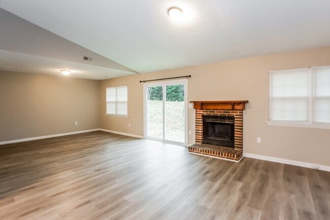 Building Photo - 8127 Sheringham Way