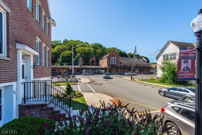 Foto del edificio - 56 C E Blackwell St