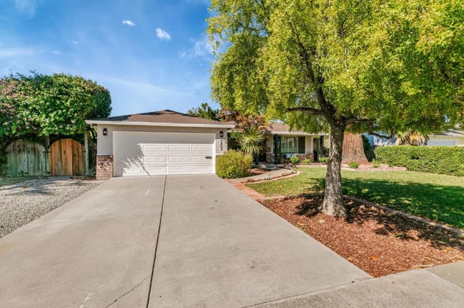 Building Photo - 3403 Rosedale Dr