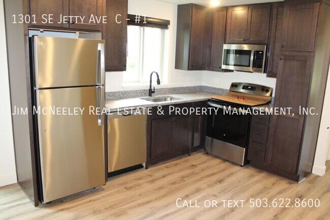 Building Photo - Lower level 2 bed/ 1 bath with 1 Assigned ...