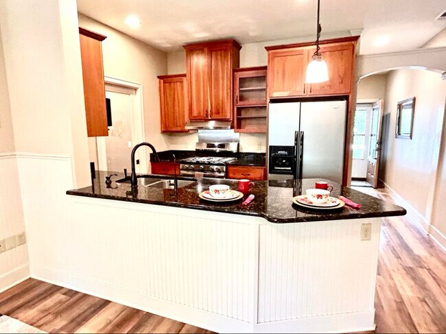 Building Photo - 1262 Fruitdale Dr