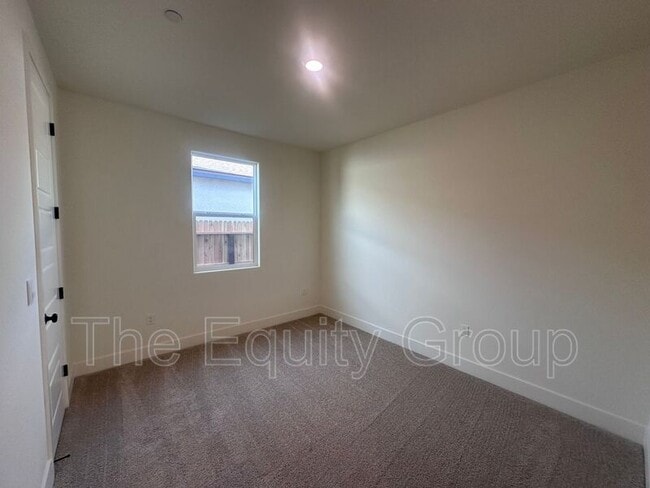 Building Photo - 2405 N Fontana St