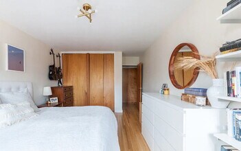 Building Photo - 400 E 17th St