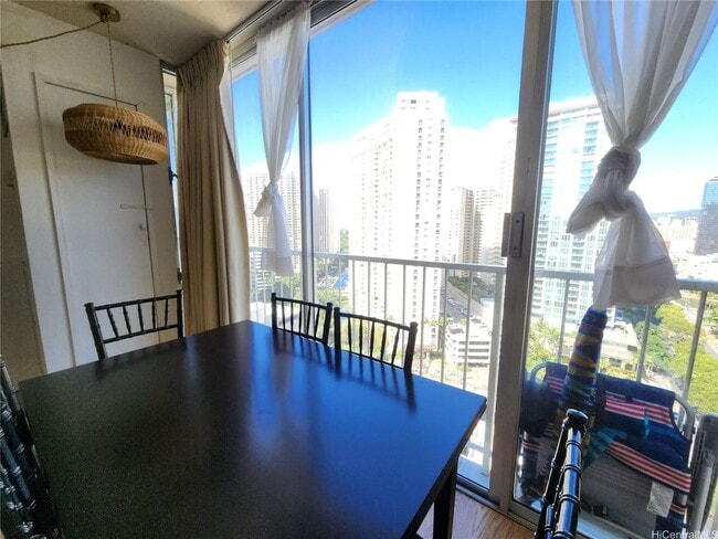 Building Photo - High Rise, Furnished, Central AC