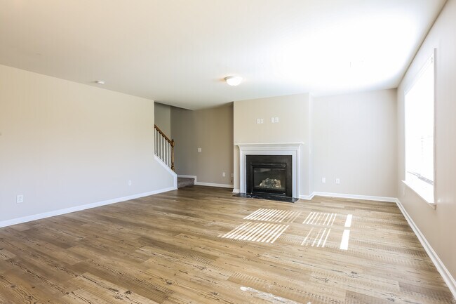 Building Photo - 415 Pollyanna Dr