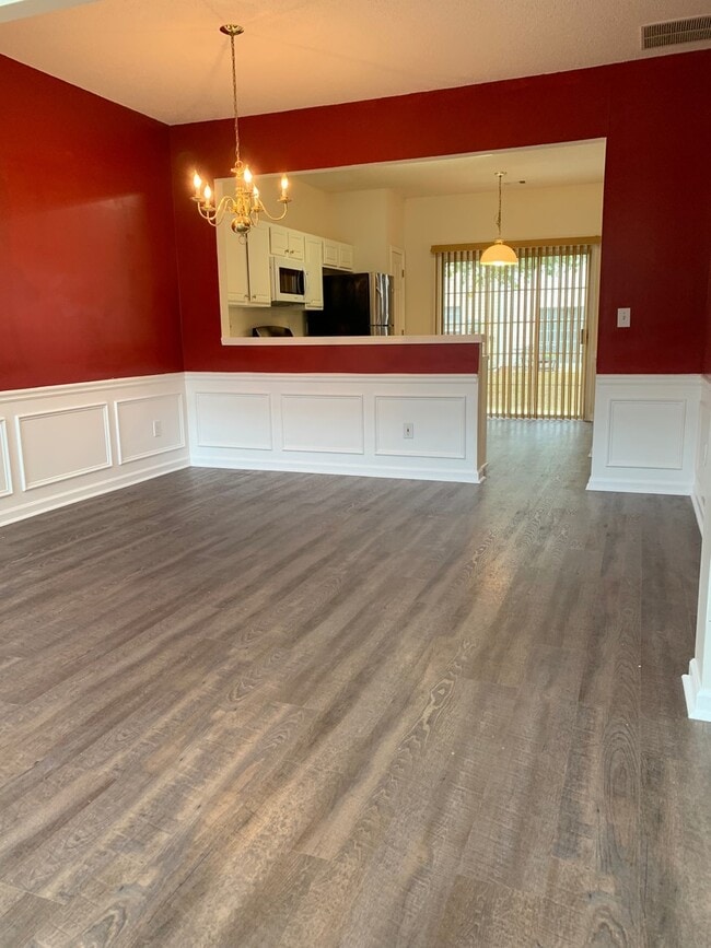 Building Photo - Stunning 3BR/2.5BA Townhome in Top-Rated F...