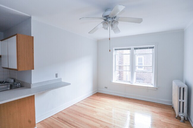 Foto del edificio - 656 W Oakdale Ave