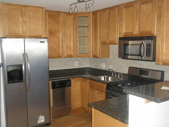 Building Photo - 313 Elgin Ave