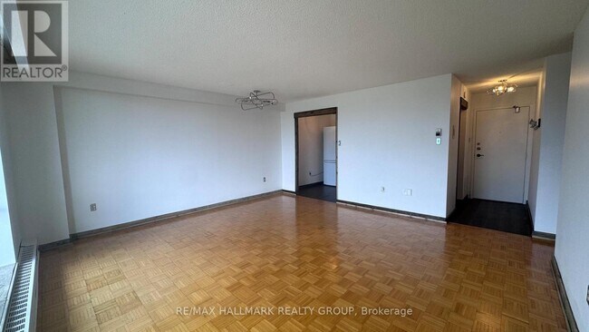 Building Photo - 2400 Virginia Dr