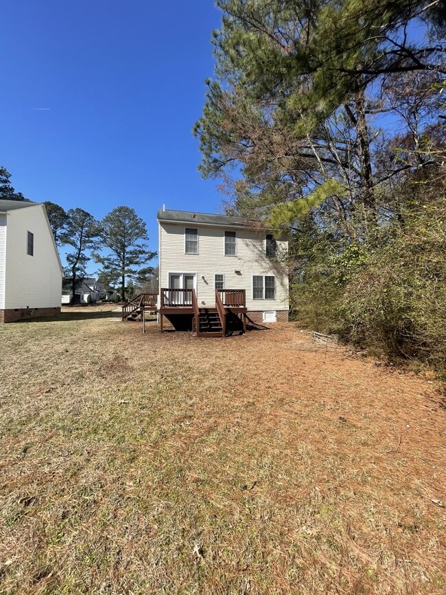 Foto del edificio - 3 Bd 2.5 Ba House, Front Porch and Back Deck