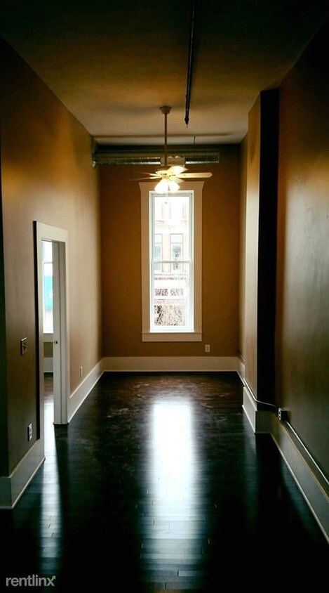 Building Photo - 116 N Washington St