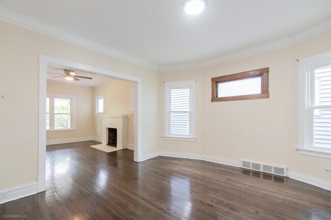 Building Photo - 525 N Taylor Ave