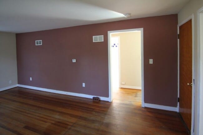 Building Photo - 740 1/2-740 1/2 Sunset St