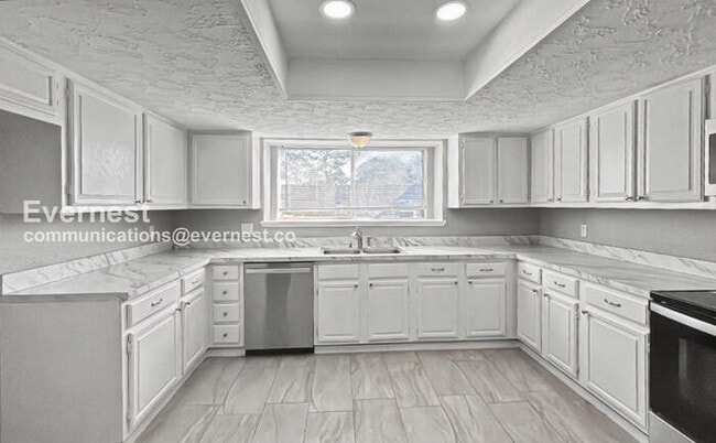 Building Photo - 4034 Cypressdale Dr