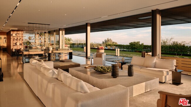 Foto del edificio - 9344 Nightingale Dr