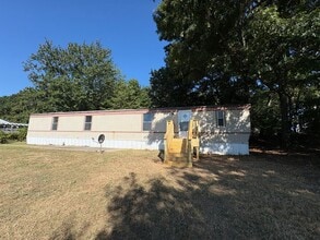 Building Photo - 1662 Village Hwy