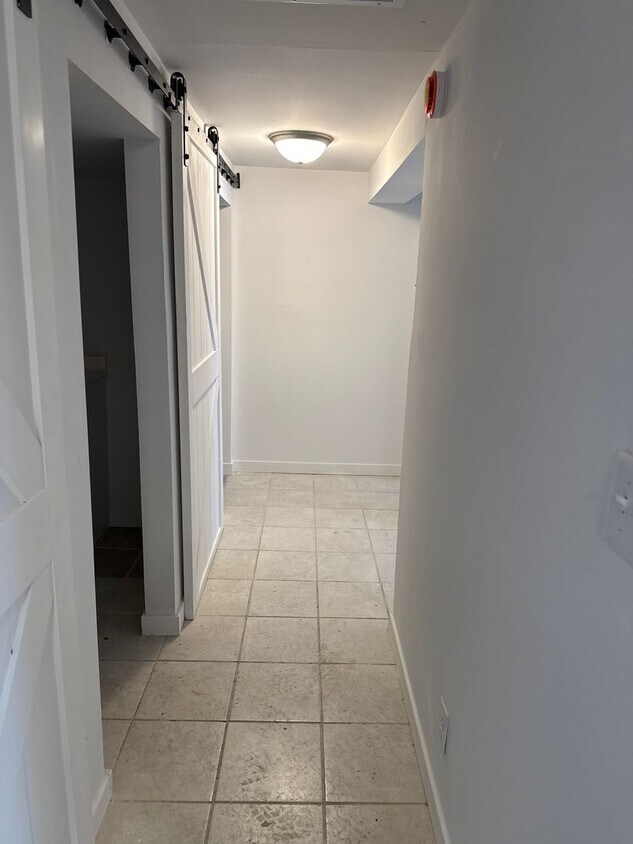 Building Photo - 328 W Mason St