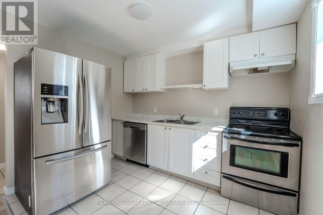 Building Photo - 67 Iris Dr