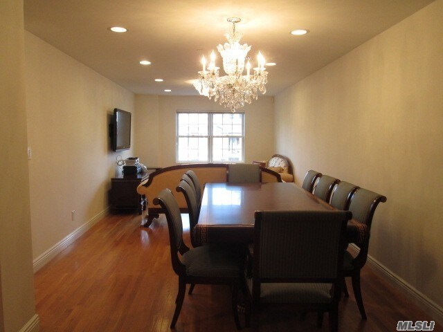 Building Photo - 1 Portico Ct