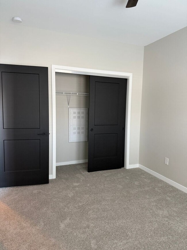 Interior Photo - ROSSVILLE FLATS LLC - ROS