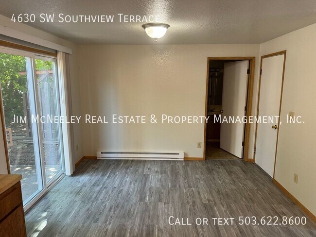 Foto del edificio - Aloha 2 bedroom Duplex in Cul-De-Sac with ...