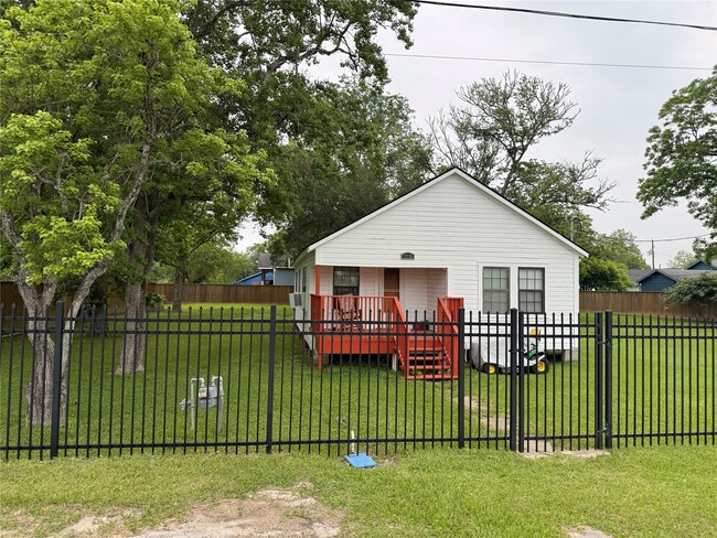 Building Photo - 7110 Hwy 6