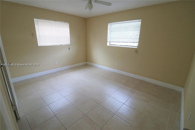 Foto del edificio - 2120 NW 93rd St