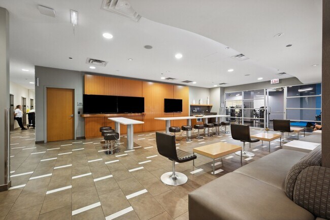 Foto del edificio - 225 N Columbus Dr