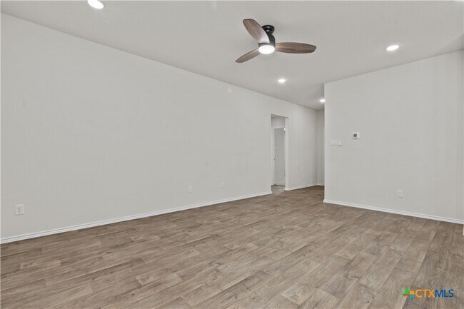 Foto del edificio - 109 Half Moon Ct