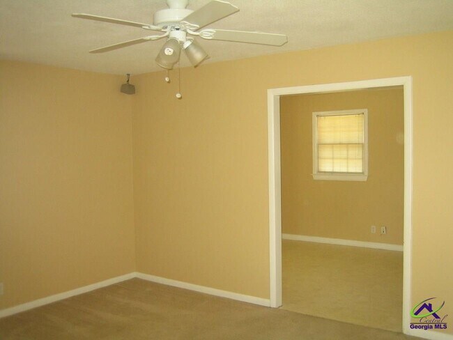 Foto del edificio - 5 Hampton Square