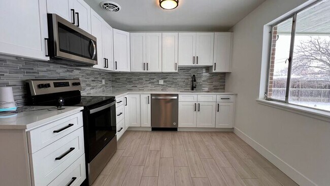 Foto del edificio - 828 S Jasmine St