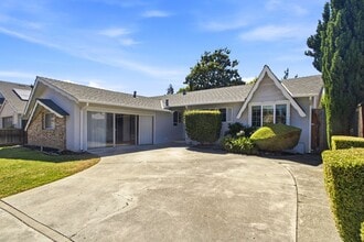 Building Photo - 6814 Westmoor Way