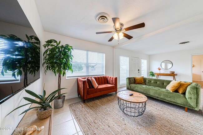 Building Photo - 130 Melaleuca Dr