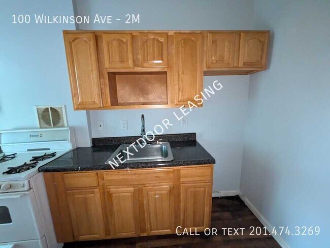 Foto del edificio - 100 Wilkinson Ave